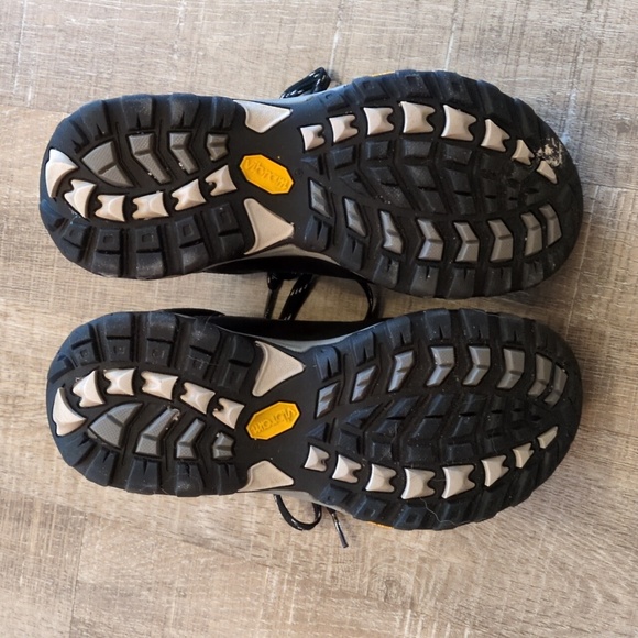 Women's Eddie Bauer Waterproof Hiking Boots - Picture 4 of 4